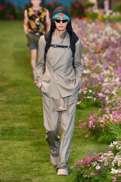 Look 39